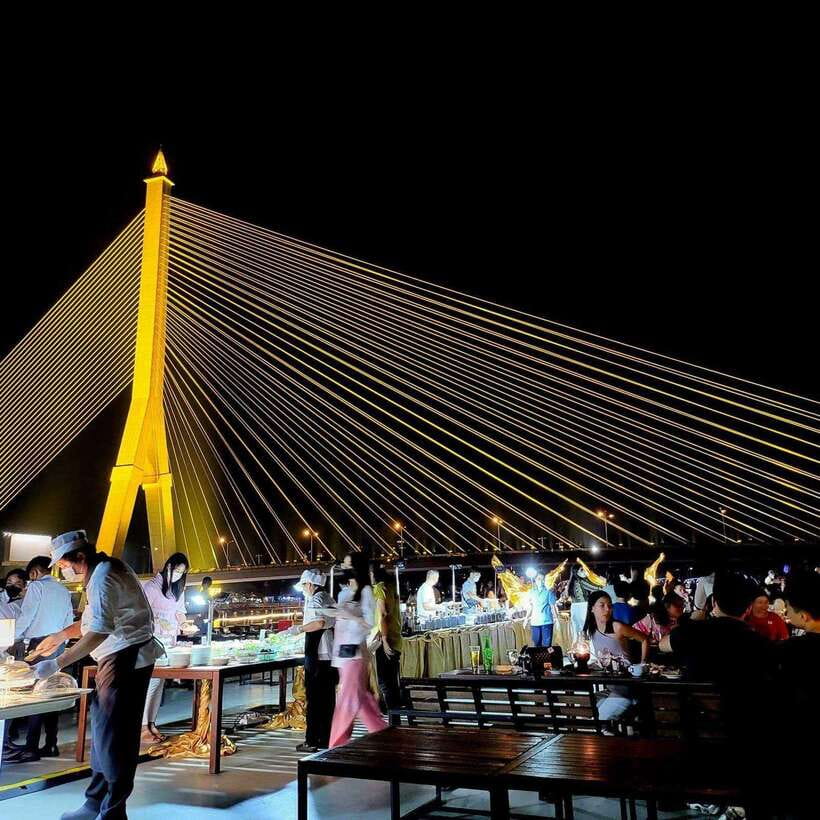 Bangkok: Luxury White Dinner Cruise Free Flow Beer and Wine - What $53 buys you: buffet + unlimited beer and wine + shows