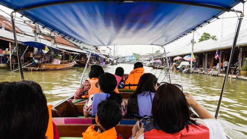 Bangkok: Maeklong Railway & Amphawa Floating Market Day Trip - Maeklong Fireflies: The Dusk Boat Cruise That Changes the Whole Day