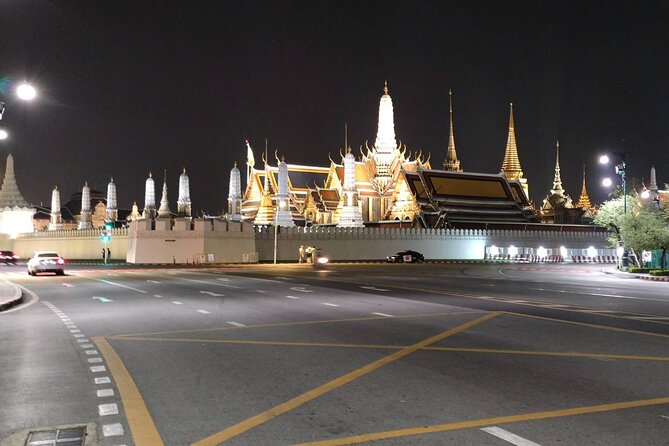 Bangkok: Michelin Guide Street Food Tour by Tuk Tuk - Rajadamnoen Avenue Sight During the Eat-Your-Way Walks