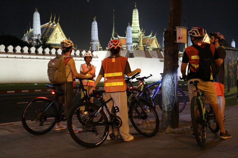 Bangkok: Night Bike Ride and Dinner at a Local Restaurant - Key things you’ll notice on this Bangkok night ride