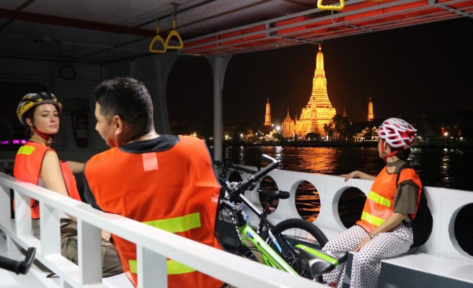 Bangkok: Night Bike Ride and Dinner at a Local Restaurant - The dinner stop: fuel first, then Bangkok’s landmarks look better