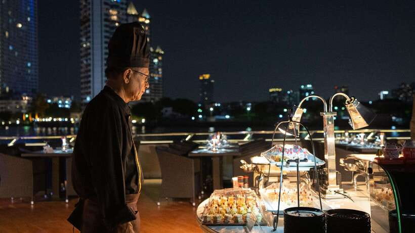 Bangkok: Opulence Luxury Dinner Cruise with Hotel Transfer - The food: unlimited buffet strategy for Thai, international, and seafood