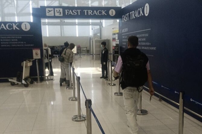 Bangkok Suvarnabhumi Airport VIP Fast-Track Lane Service - VIP Lounge With Showers and Massage Chairs: A Real Reset Before Your Flight