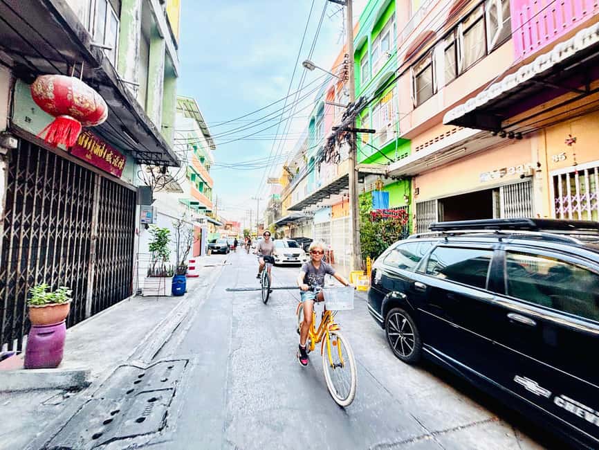 Bangkok: Temples, Canals & Local Life Bike Tour - Guides Make the Difference: Stories You Can Actually Use