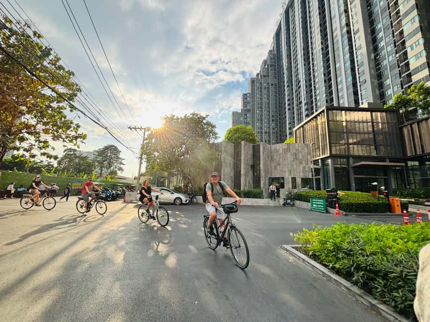 Bangkok: Temples, Canals & Local Life Bike Tour - Wat Nak Prok: The Quick Pass-By That Still Works