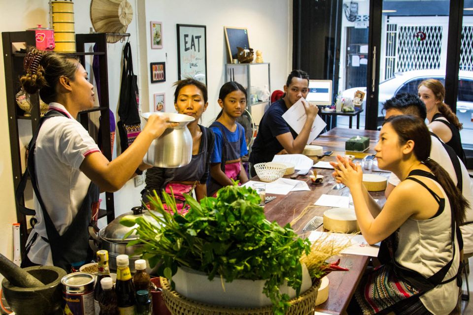 Bangkok: Thai Cooking Class and Onnuch Market Tour - Key things you’ll notice