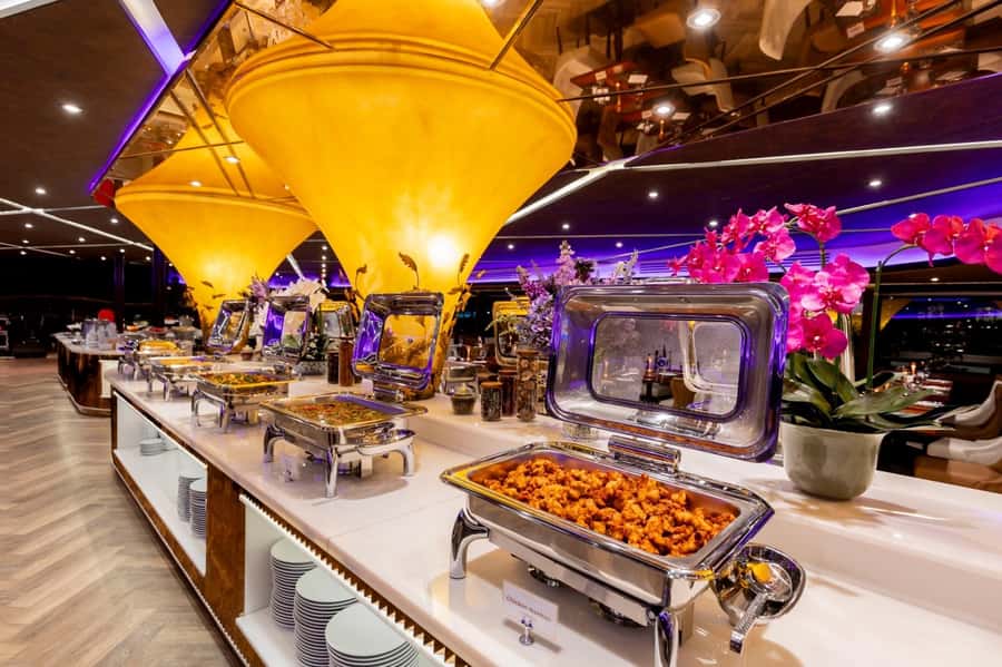 Bangkok: The Opulence Buffet Dinner Cruise with Live Band - Small practical tips that make a difference