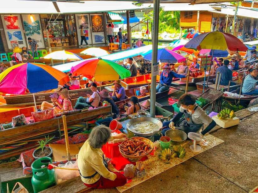 Bangkok: Train Market & Floating Market with Boat Ride - Maeklong Railway Market: Watching the Train Pass Inches Away