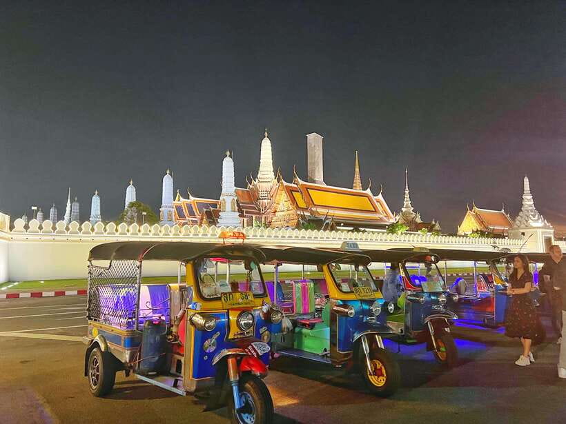 Bangkok Tuk-Tuk by Night with Chinatown Street Food Meal - Wat Arun After Dark: Closed Temple, Open Grounds, Great Lighting