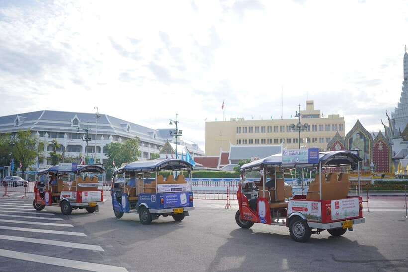 Bangkok: Tuk Tuk Day Pass App & Boat Chao Phraya River - Old Town temple time: Grand Palace, Wat Pho, Wat Arun