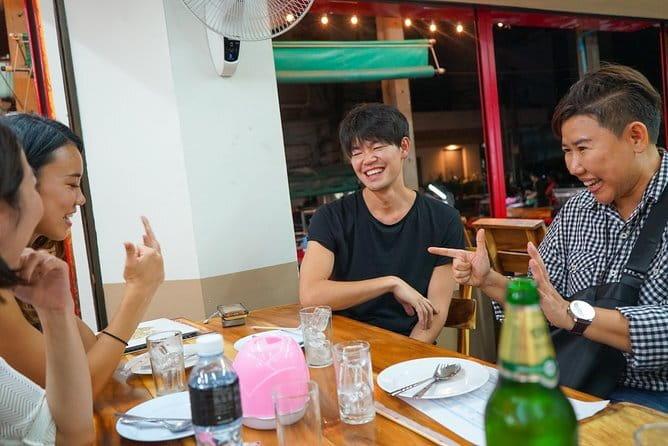 Bangkok Tuk Tuk Night Tour with food & drinks in Siam & Silom - Why Siam and Silom at night makes sense