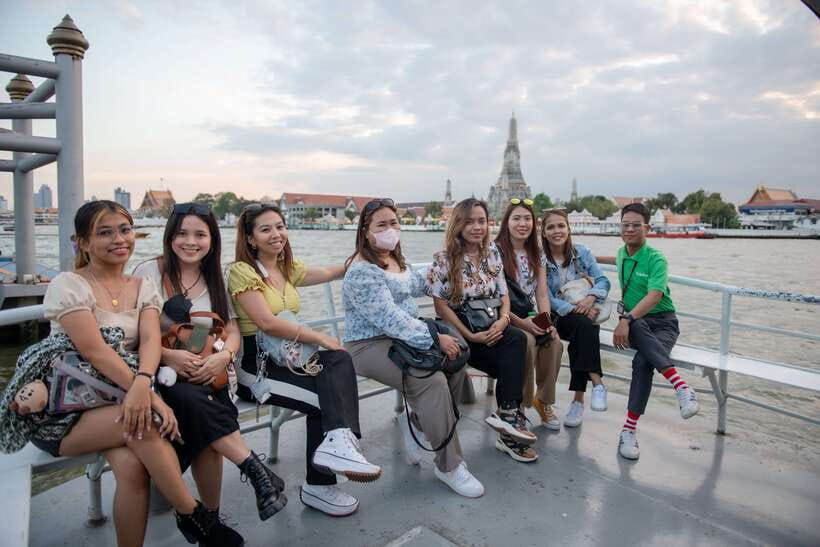 Bangkok: Wat Pho and Wat Arun Guided Walking Tour - Wat Arun: White Chedi Mosaics on the Chao Phraya River