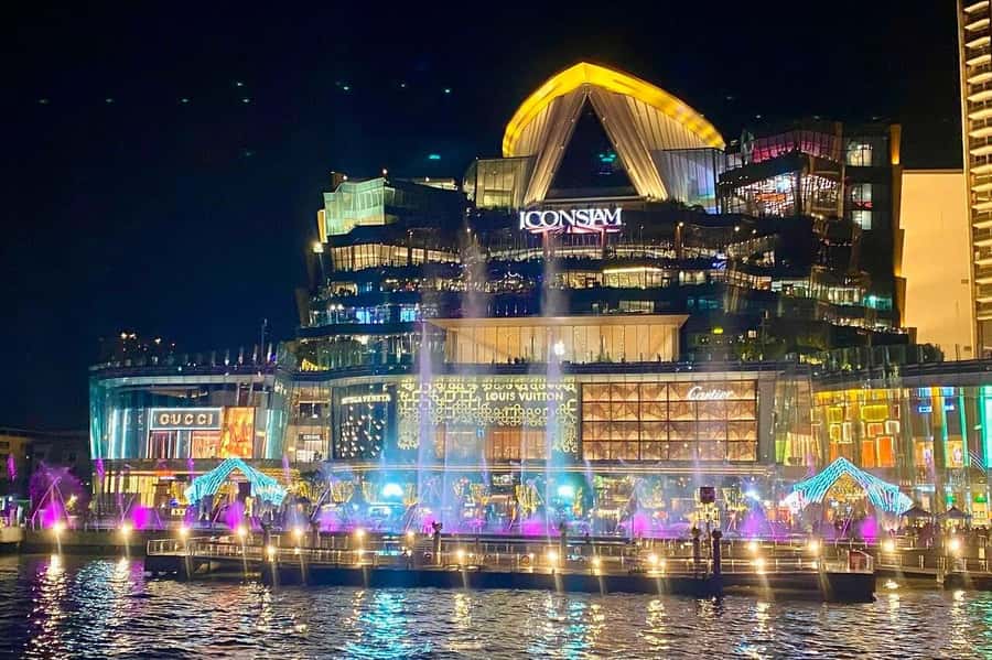Bangkok: Wonderful Pearl Dinner Cruise and Live Performance - The buffet dinner: Thai + Western, with a practical eating rhythm