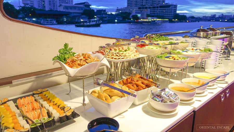 Bangkok: Wonderful Pearl Dinner Cruise and Live Performance - The real show: Thai dance, drag cabaret, and live music