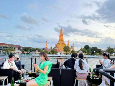 Bangkok: Yodsiam Sightseeing Cruise Snacks & Unlimited Beer - Getting to Asiatique Riverfront and boarding from Pier 2