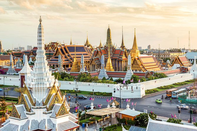 Bangkok's Grand Palace Complex and Wat Phra Kaew Tour - Gems Gallery stop: education with a retail vibe