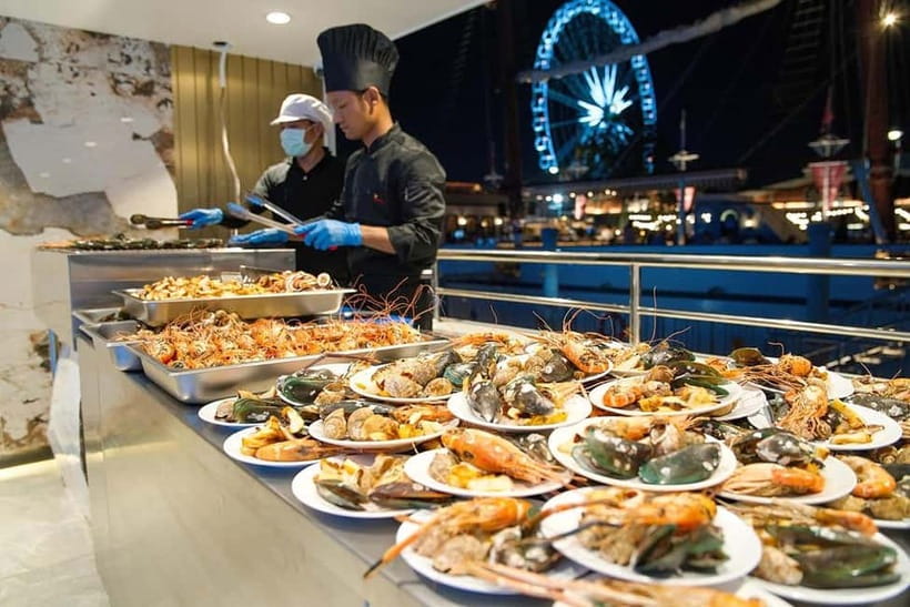 Bangkok:The Planet Sunset&Dinner Cruise on Chao Phraya River - The international buffet: Thai, Western, and enough seafood for most