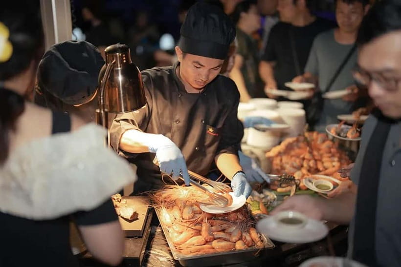 Bangkok:The Planet Sunset&Dinner Cruise on Chao Phraya River - Live band, singer energy, and Thai dance on the dinner sailing