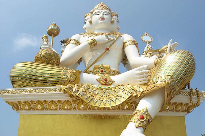Chachoengsao One Day Trip from Bangkok : Historic Market and Buddhist Temples - Ban Mai Market and lunch: the calmer food break you’ll want