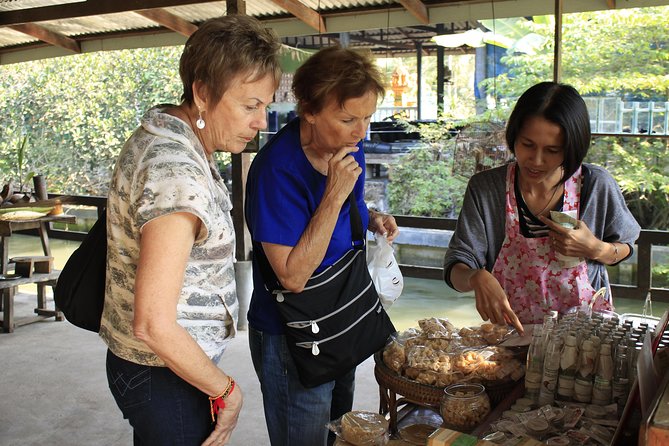 Damnoen Saduak Floating Market Small Group Tour - What About Shopping? Boats, Souvenirs, and Food Budget Reality