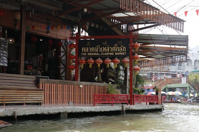 Day Trip to Bangkok Floating Market & Maeklong Railway - Maeklong Railway Market: getting your view before the train arrives