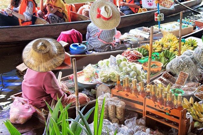 Floating Markets and Bridge on River Kwai Tour from Bangkok - The long drive to Kanchanaburi: shifting from shopping energy to WWII gravity