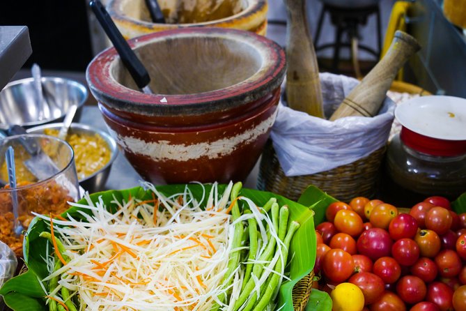 Foodie Experience of Historic Bang Rak - The guide experience: small group, real personalities, clear English matters