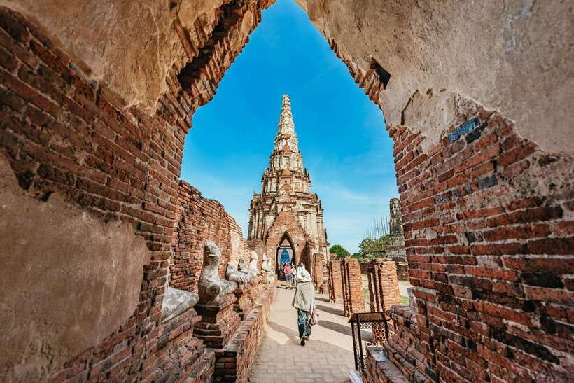 From Bangkok: Ayutthaya Temples Guided Tour with Lunch - Transport comfort: air-conditioning is not a luxury on this route