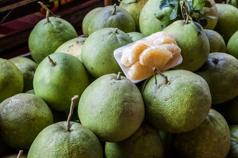 From Bangkok: Damnoen Saduak Floating Market Guided Tour - Paddle Boat Through Narrow Canals: Getting Your Bearings Before the Market