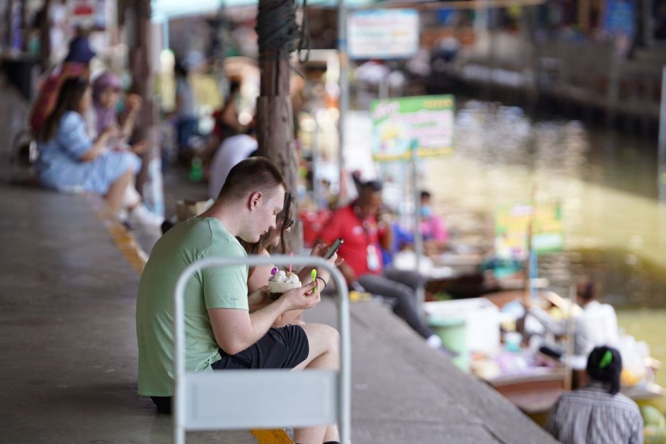 From Bangkok : Meklong Railway Market By Bus - Maeklong Railway Market: Umbrellas Down, Trains First