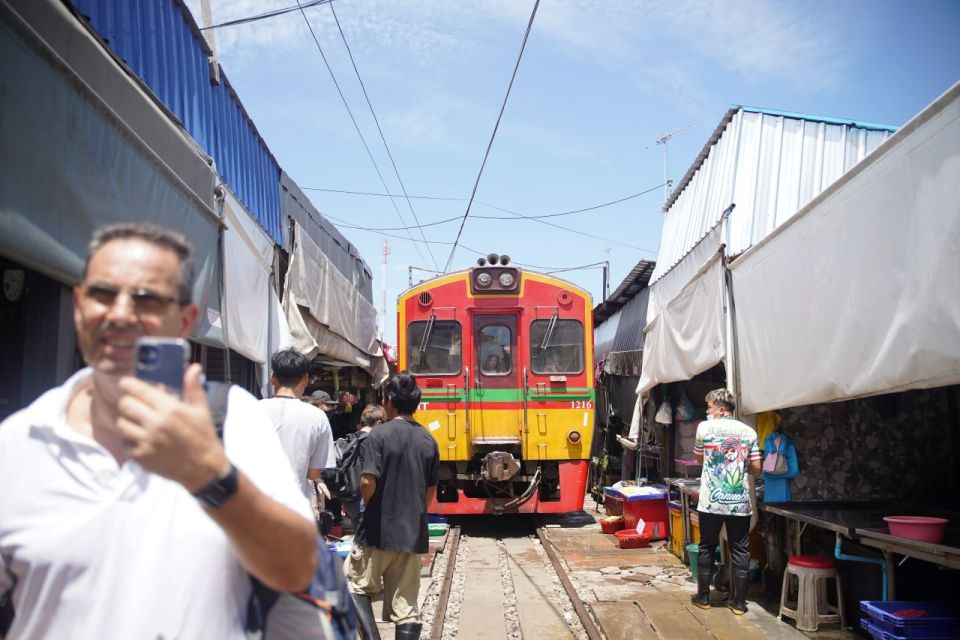 From Bangkok : Meklong Railway Market By Bus - Who Should Book This Tour (and Who Should Skip)