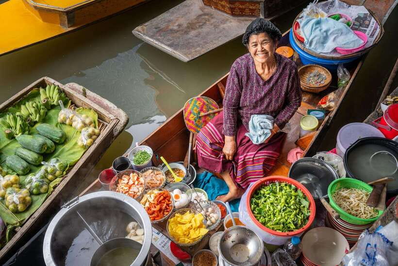 From Bangkok: Railway & Damnoen Saduak Floating Market Tour - Maeklong Railway Market (Talad Rom Hup): watch the stalls step back