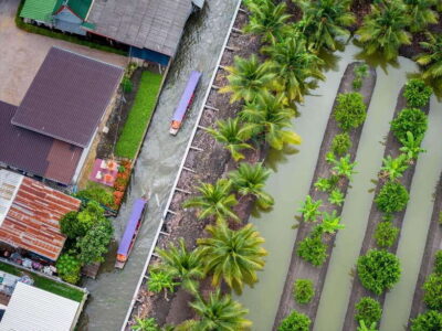 From Bangkok: Railway & Damnoen Saduak Floating Market Tour - Pickup from Bangkok: the early start is part of the deal