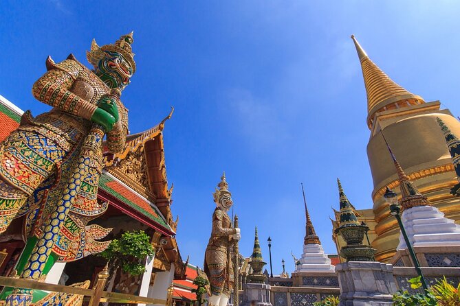 Grand Palace & Temples of Bangkok with experienced guide - Stop 2: Wat Pho and the Reclining Buddha Complex