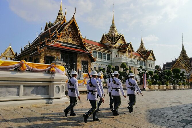 Grand Palace, Wat Phra Kaew, Wat Pho and Wat Arun Walking Tour From Bangkok - Stop 2: Wat Phra Kaew (Emerald Buddha) and the Sacred-Details Mindset