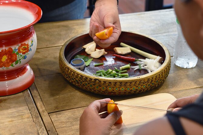 Hands-on Thai Cooking Class & Market Tour in Sukhumvit - What you cook: 4 signature dishes (and mango sticky rice every time)