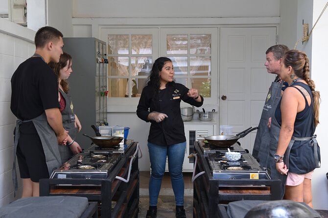 Hands-on Thai Cooking Class & Market Tour in Sukhumvit - Mango sticky rice: the sweet finish that teaches texture