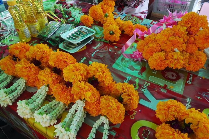 In and around Bangkok Private Tour Guide with Custom Experience - Old Bangkok neighborhoods: Khaosan Road, Banglamphu, Bangkok Noi, Kudi Chin, Tha Maharaj, Chinatown