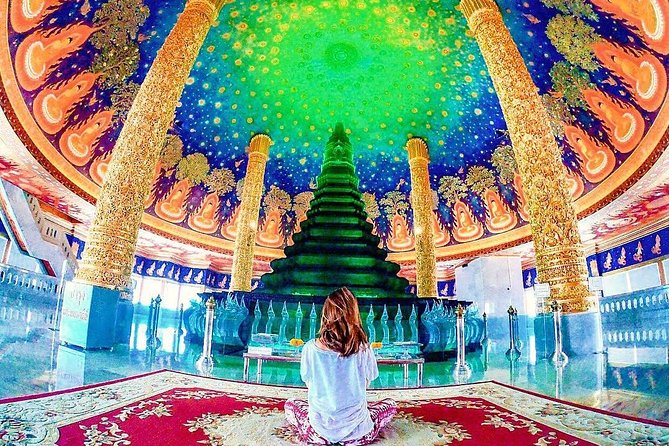 Must-Try: Hidden Bangkok Bike and Food Tour - Stop 4: Wat Kalayanamit Varamahavihara and temple context