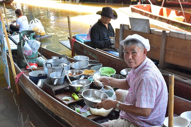 Private Excursion to Floating Market and Ayutthaya World Heritage - Wat Mahathat: the Temple of the Great Holy Relics