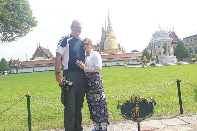 Private Half-Day Bangkok City Tour with The Grand Palace - The Amulet Market Detour: A Quick Culture Stop, Not a Shopping Trap