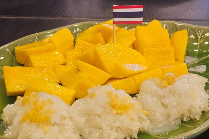 Private Tour to Railway Market Floating Market and Ayutthaya - The short stop that adds context: Wihan Phra Mongkhon Bophit