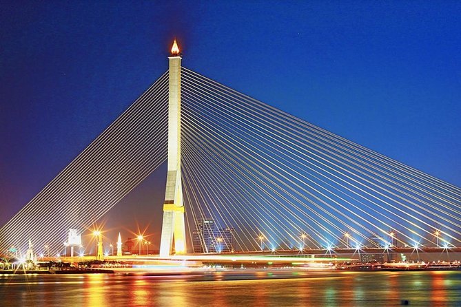 Saffron Luxury Dinner Cruise: A Journey on the River of Kings - Staff, Service Style, and Rooftop Views
