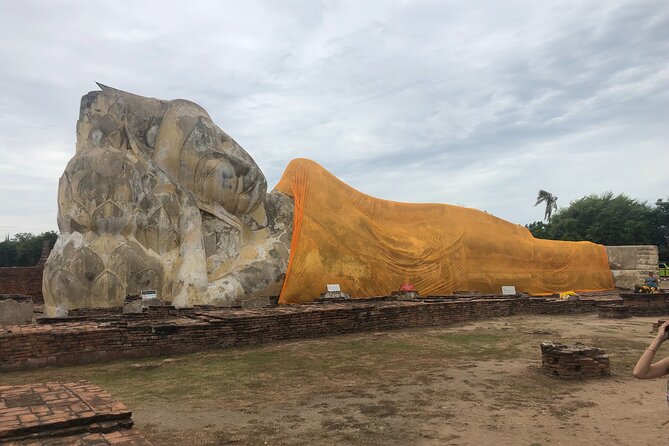 Small Group Tour to Ayutthaya Temples from Bangkok with Lunch - Stop 1: Wat Lokayasutharam (Temple of the Reclining Buddha)