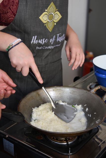 Sukhumvit: Hands-on Thai Cooking Class & Market Tour in BKK - The Weekly Dish Rotation: Pick Your Favorite Day