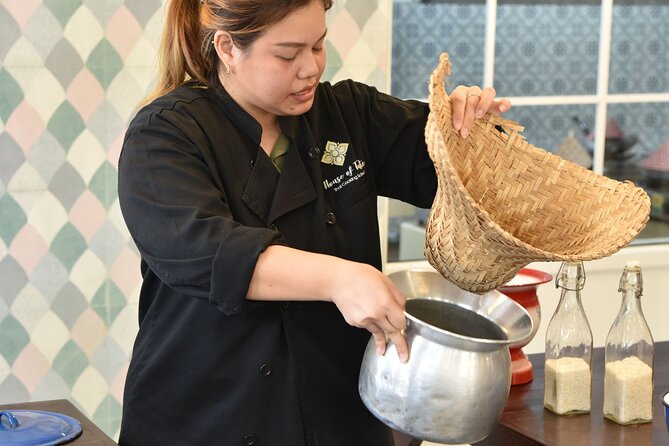 Thai Cooking Class with Market Tour in Sathon Bangkok - Group size, comfort, and how to get the most help