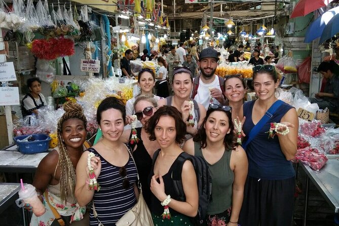Thai PRIVATE Tour Guide - Wat Arun (Temple of Dawn): river views with a landmark scale