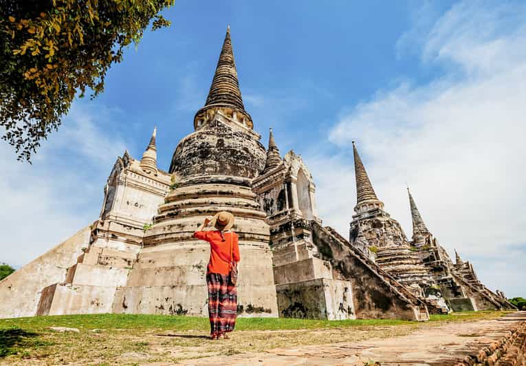 The Old Siam: Ayutthaya Temples Small Group Tour with Lunch - Wat Mahathat: The Buddha Head in Tree Roots Moment