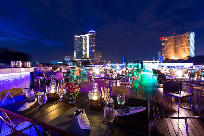 Wonderful Pearl: Bangkok's Dinner Night Cruise - Drinks, service, and the small details that shape your night
